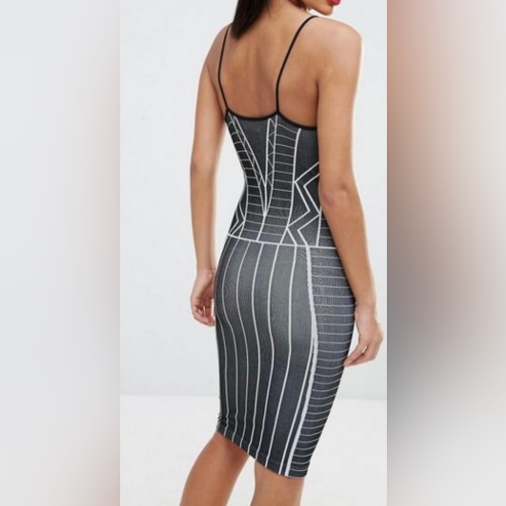 ⭐️2/$20 BCBGeneration Stretchy y2k Geometric Line Bodycon Dress